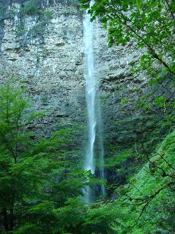 138_17_watsonfalls5_ump_nf.jpg